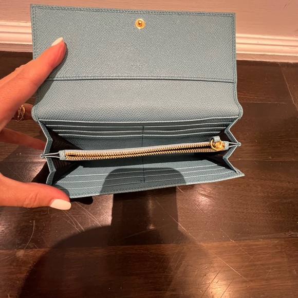 Authentic Dolce and Gabbana Wallet - Picture 7 of 7